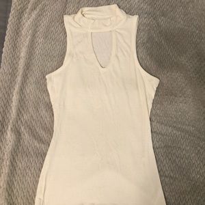 Sleeveless shirt